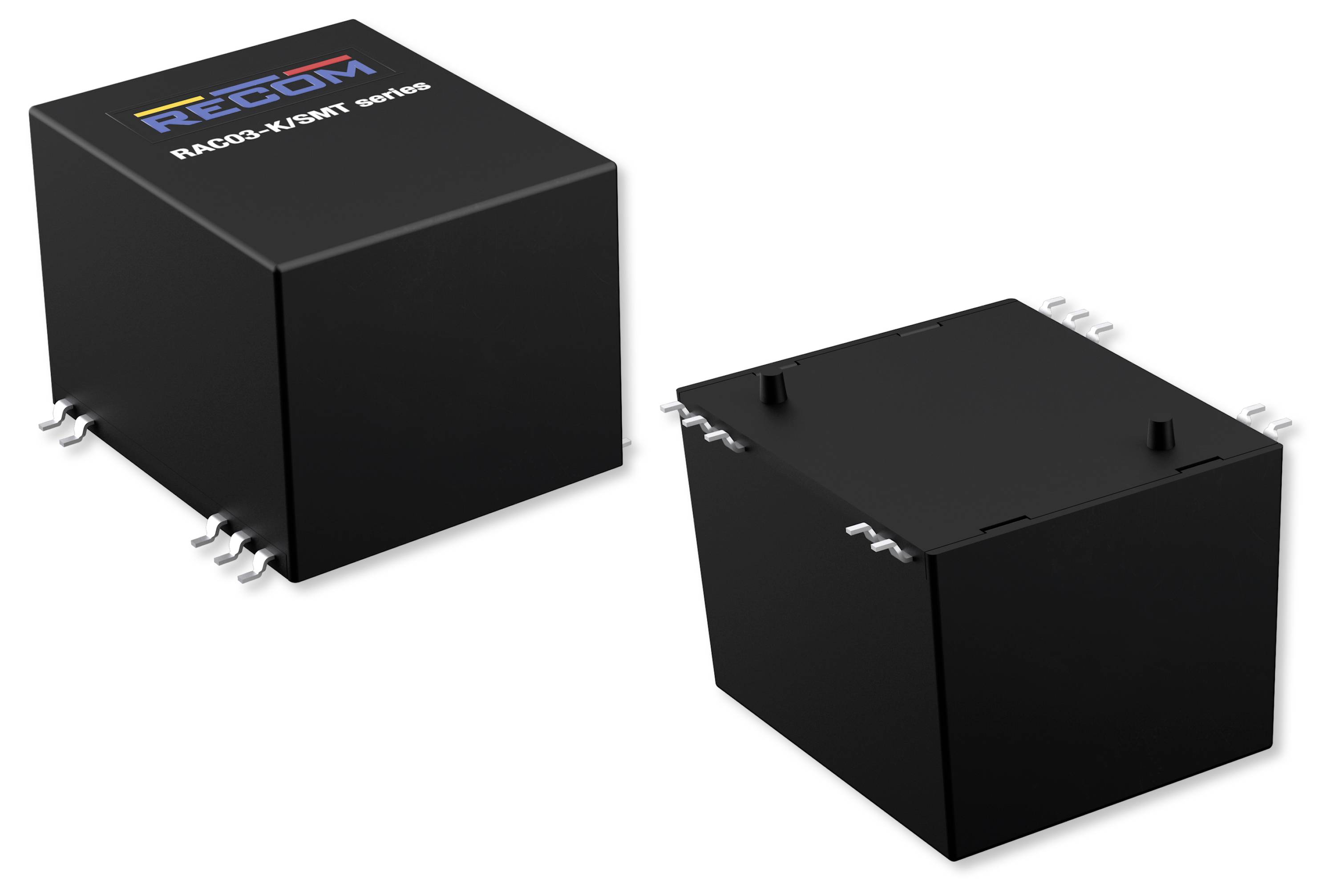 Twee zwarte elektronische componenten met contactpennen. De bovenkant van een component toont het logo 'RECOM'.