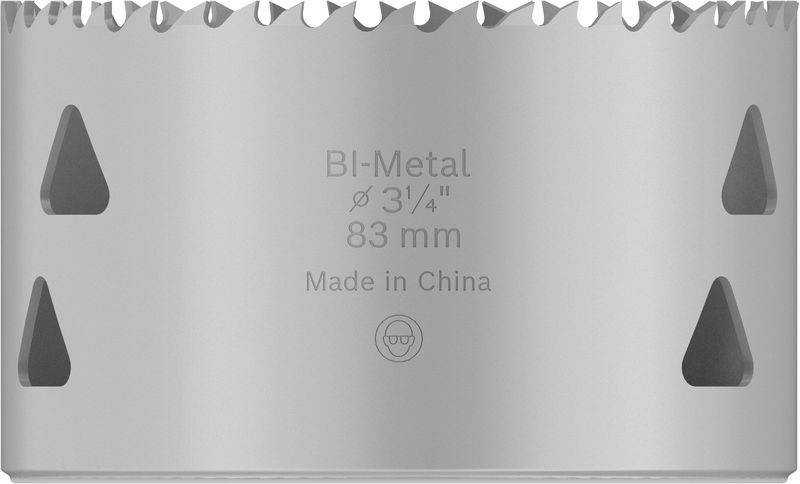Metalen gatenzaag met opschrift 'Bi-Metaal ø 3"/4'' 83 mm Made in China'. Hij heeft scherpe tanden langs de bovenrand.