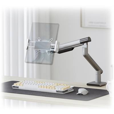 Een elegante bureauarm houdt een tabletstandaard boven een toetsenbord en muis op een bureau voor een lichte achtergrond.