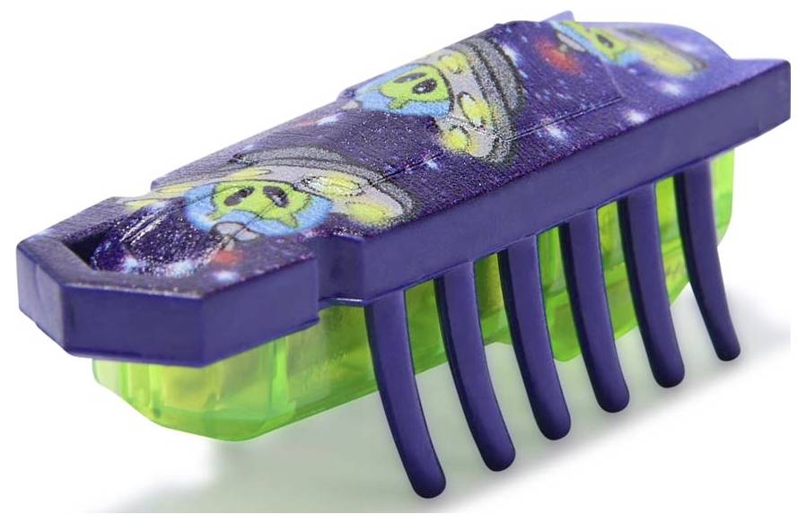 Speelgoed-kakkerlak met ruimteontwerp en blauwe poten, beweegt zich bij activering als een echte kakkerlak.