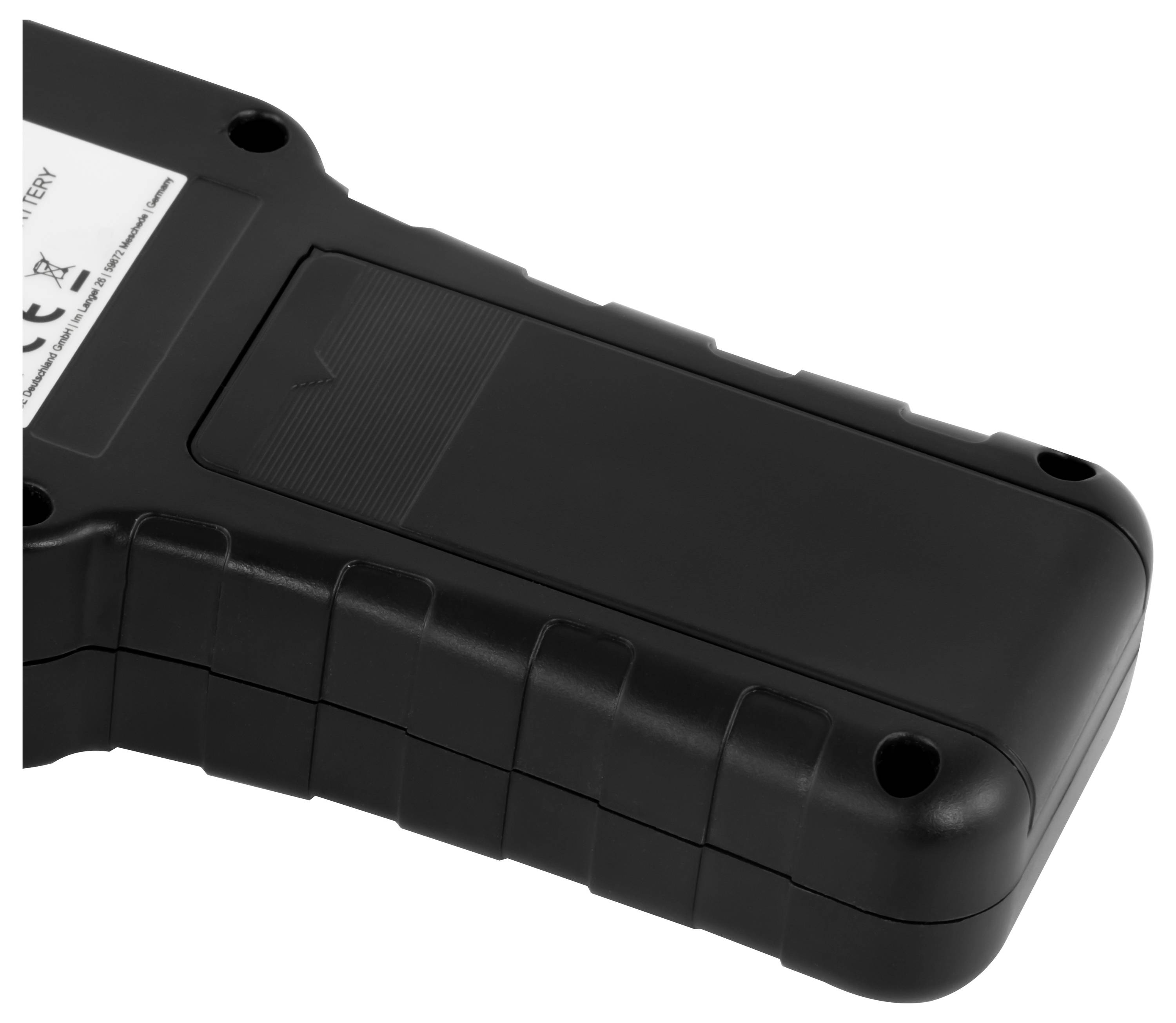 Close-up van een zwarte draagbare elektronische apparaat- of gereedschapskast met gestructureerde grip, afgeronde uiteinde, schroefgaten en gedeeltelijk zichtbaar label.