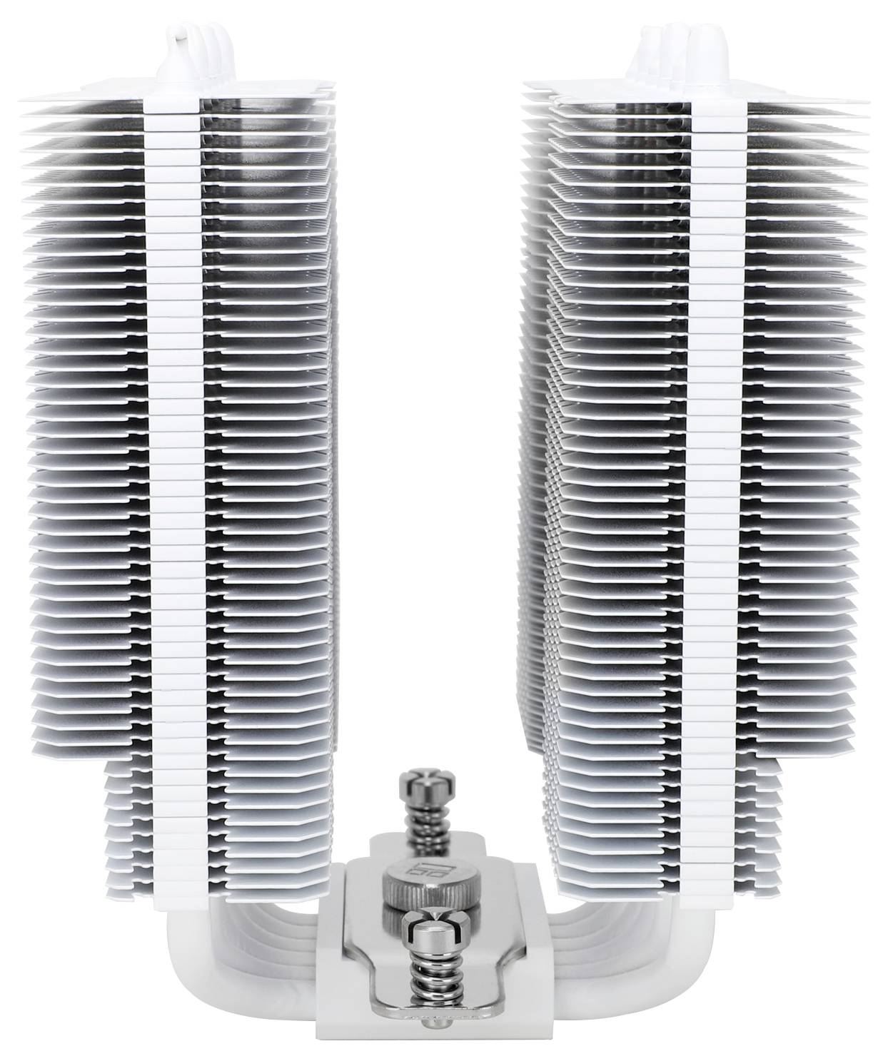 Een CPU-koeler met twee grote metalen koeltorens en meerdere koelribben, gemonteerd op een basis die warmte van de processor afvoert.