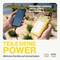 Veelzijdige powerbank met 2x USB-C en 1x USB-A aansluitingen, laadt meerdere apparaten tegelijkertijd. Tekst: 'DEEL JE POWER'.