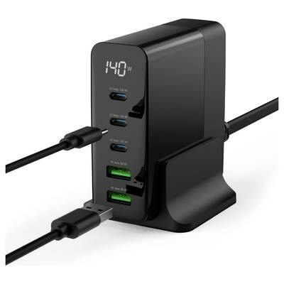 Een zwart oplaadapparaat met vier aansluitingen en een digitaal display dat '140 W' aangeeft, verbonden met meerdere kabels.