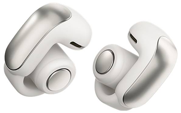 Witte draadloze oordopjes met een glanzende, zilveren accent liggen op een oppervlak. Ze zijn modern en ergonomisch vormgegeven.