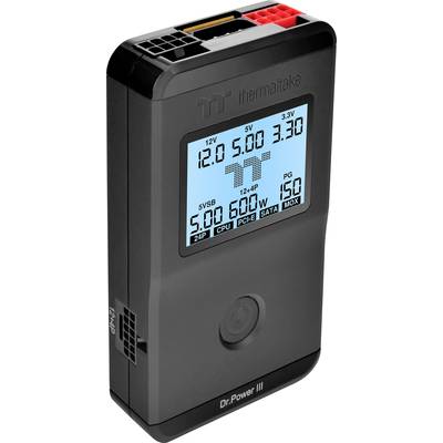 Een digitaal voedingstest-apparaat toont spanningen van 12V, 5V en 3,3V, evenals een totale belastingsindicatie van 600W op het display.