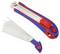 Een blauw-rood cuttermes met intrekbare mes en reservemesjes. Geschikt voor precies snijden van papier of karton.