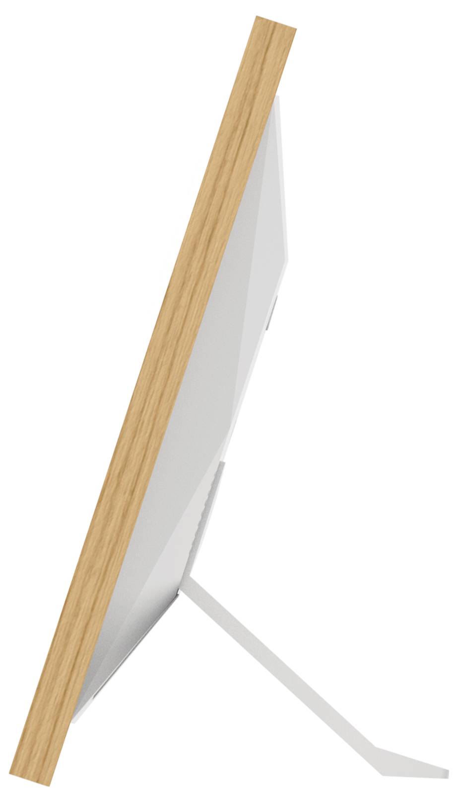 Zijaanzicht van een moderne computerscherm met een smal houten frame en een slanke, zilveren voet.