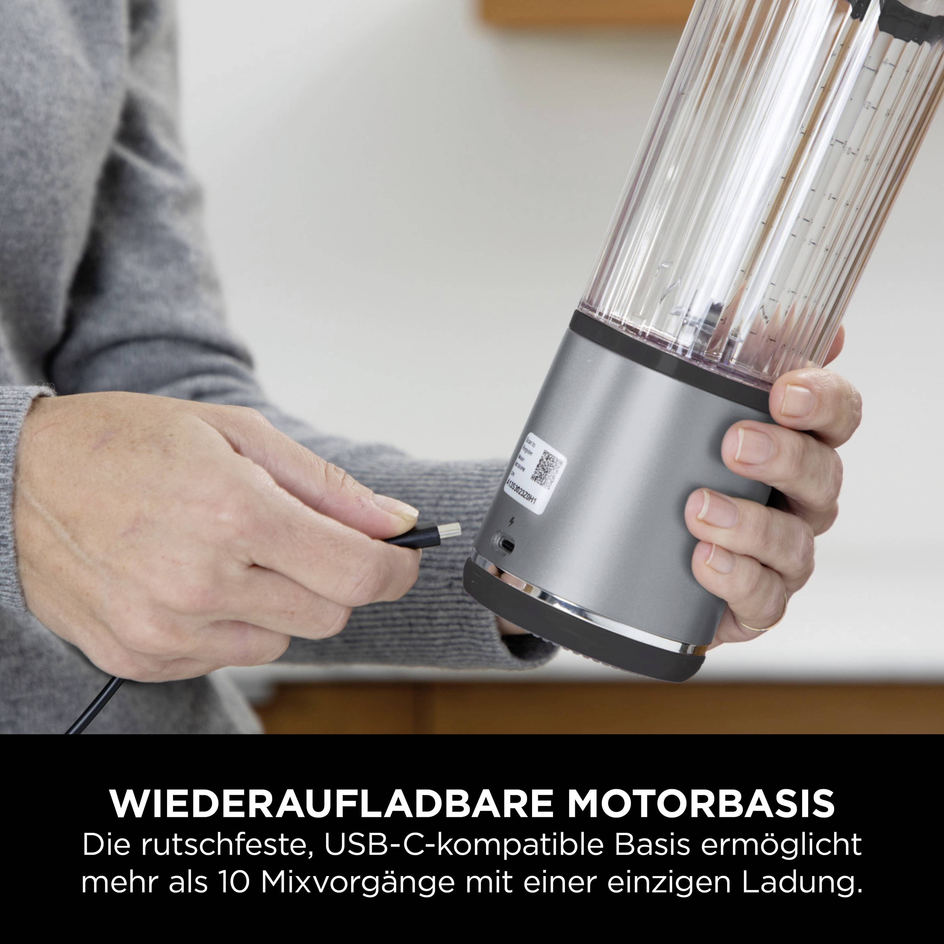Oplaadbare motorbasis vastgehouden, USB-C-aansluiting wordt aangesloten. Tekst: 'De robuuste basis maakt meer dan 10 opladers mogelijk.'