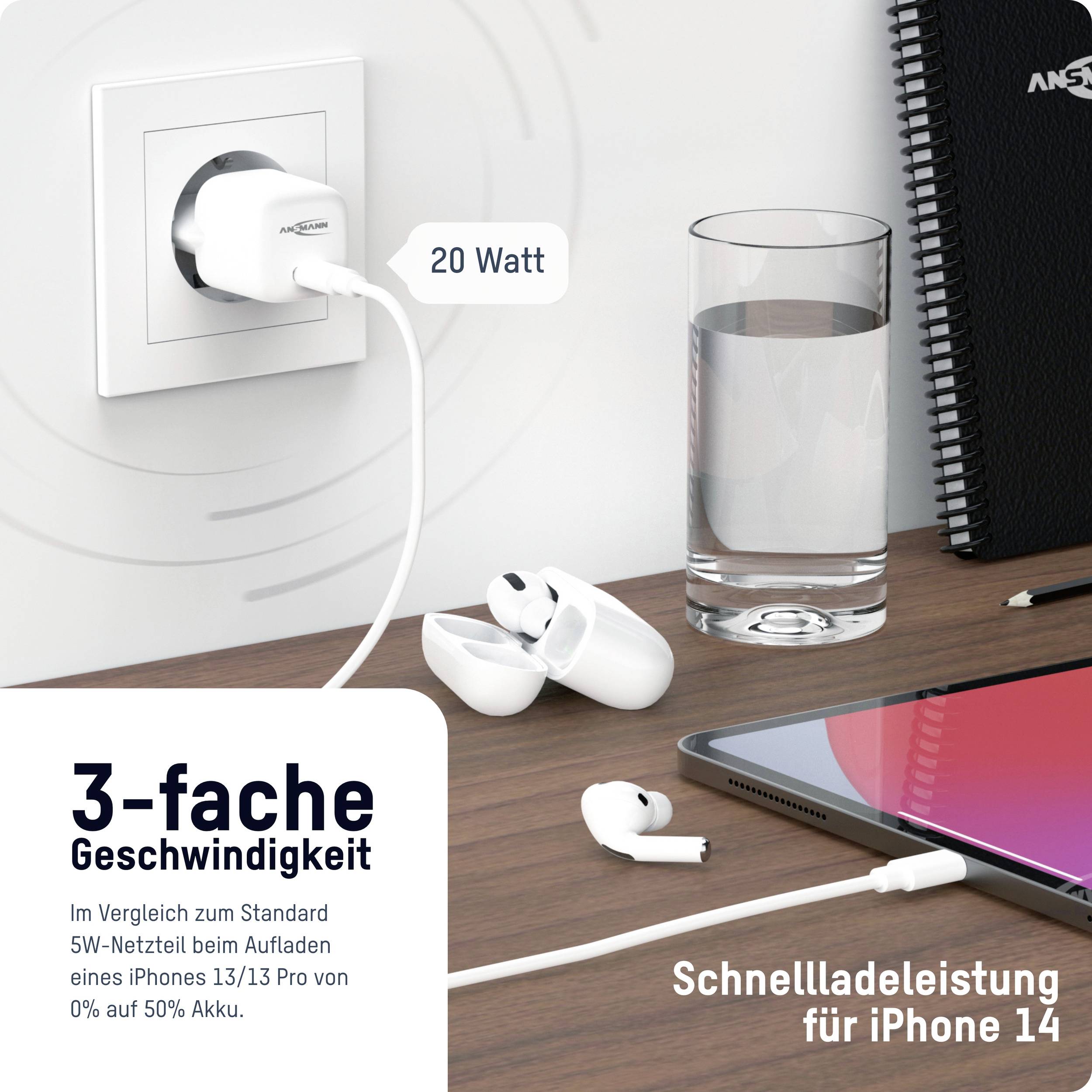 Een stopcontact met een oplader en iPhone-kabel. Tekst toont: '3x snelheid' en 'Snellaadfunctie voor iPhone 14'.