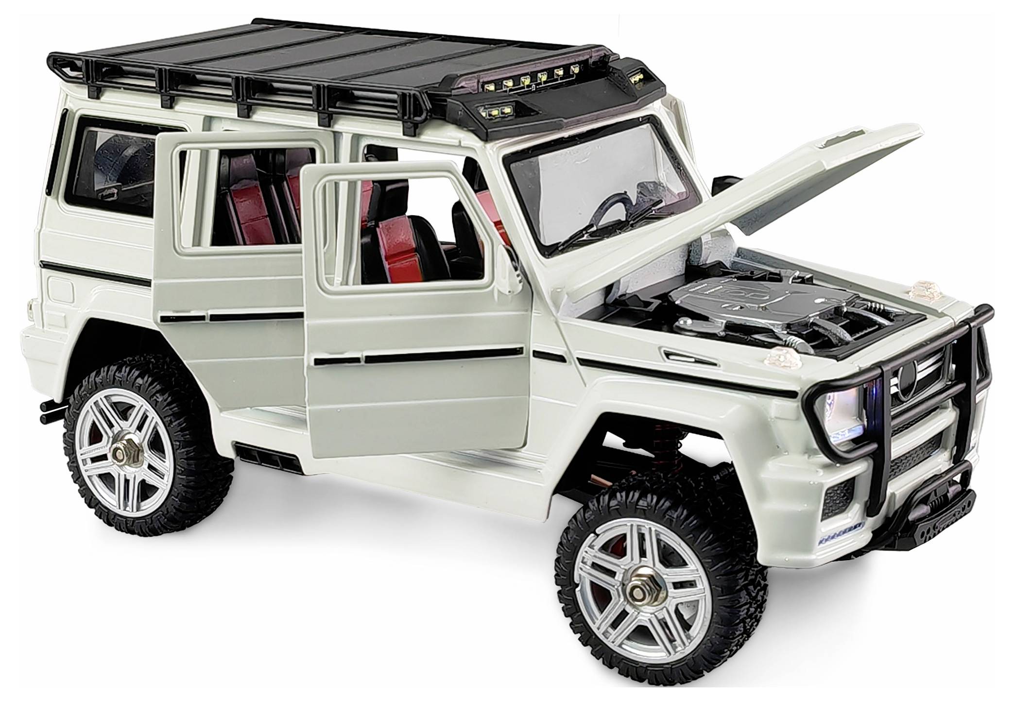 Een speelgoed terreinwagen met open deuren en motorkap. De auto heeft grote banden en een gedetailleerd interieur.