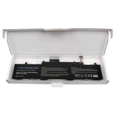 Laptop-accu in een witte verpakkingsdoos. Details over capaciteit en spanning zichtbaar op het oppervlak van de accu.