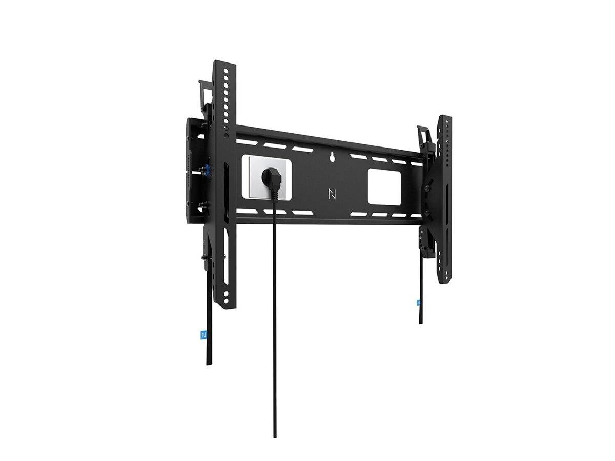 Wandmontagesteun voor televisie, gemonteerd aan een muur met aangesloten kabel en gemakkelijk bereikbaar stopcontact.