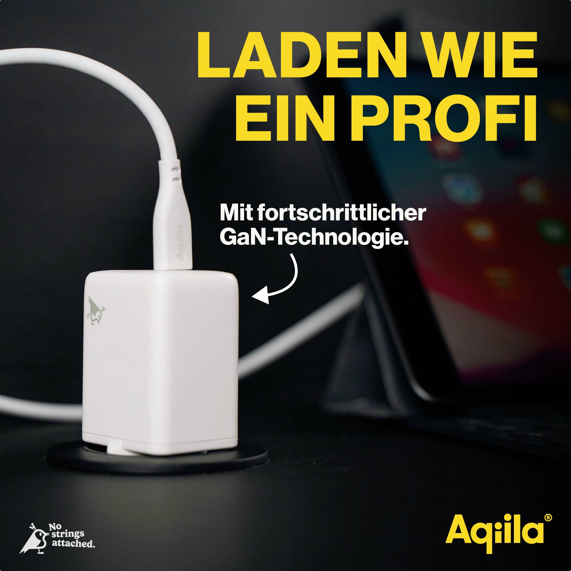 Een oplader met kabel en opschrift 'Opladen als een professional' en 'Met geavanceerde GaN-technologie'. Merknaam onderaan rechts.