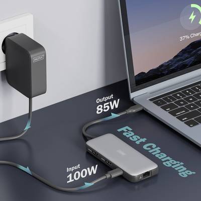 'Laptop wordt opgeladen met 37% batterij via een snellader met 100W ingang en 85W uitgang. Afbeelding toont laadstatus en stroombron.'
