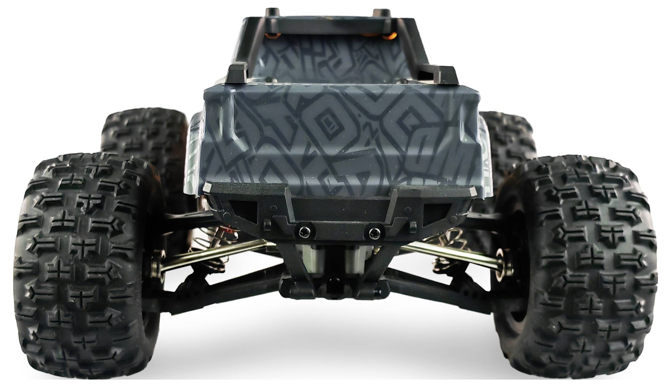 Een op afstand bestuurbare auto met grote, robuuste wielen en een gedessineerde carrosserie wordt van voren getoond.