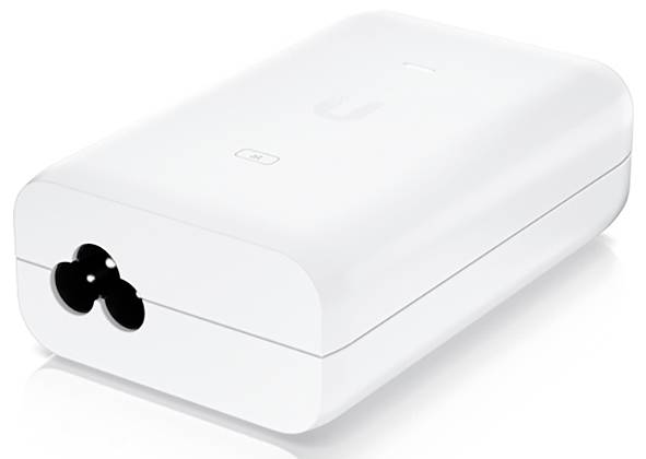 Een wit, rechthoekig Powerline-adaptertoestel met een driepolige netstekkeraansluiting aan de zijkant.