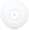 Een witte ronde WiFi-access point met een blauw oplichtende cirkel in het midden, met het 'U' logo in het centrum.
