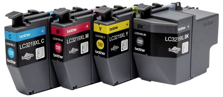 Vier inktpatronen in de kleuren cyaan, magenta, geel en zwart, elk voorzien van een etiket en merklogo