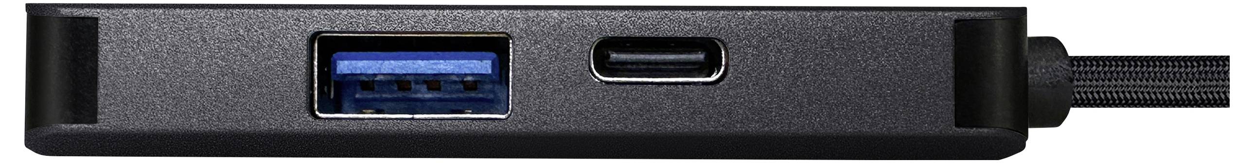 Een zwarte adapter met een USB-A en een USB-C-aansluiting, die wordt gebruikt voor het verbinden van apparaten.
