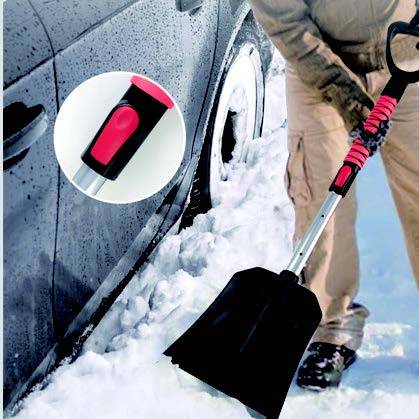 Een persoon schept sneeuw van een autoband. In de actie-afbeelding links is een verstelbare sneeuwschuifknop zichtbaar.