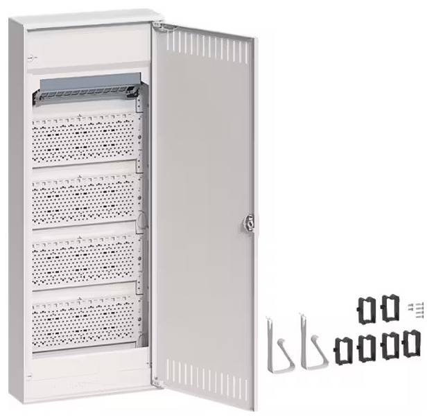 Metalen kast met open deur, toont verschillende rijen geperforeerde vakken. Accessoireonderdelen liggen ernaast rechts.