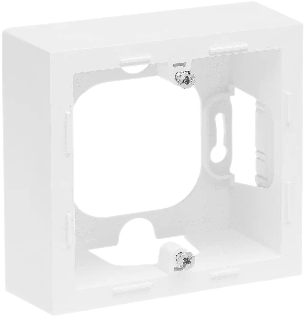 Witte, vierkante inbouwdoos met uitsparing voor het bevestigen van elektrische componenten aan de muur.