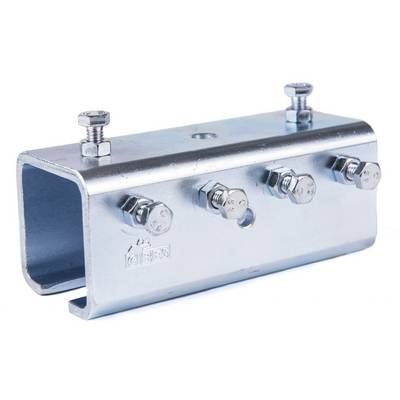 Metalen verbinder met strippen en schroeven voor bevestiging in bouwconstructies. Rechthoekig profiel met twee bouten aan de bovenzijde.