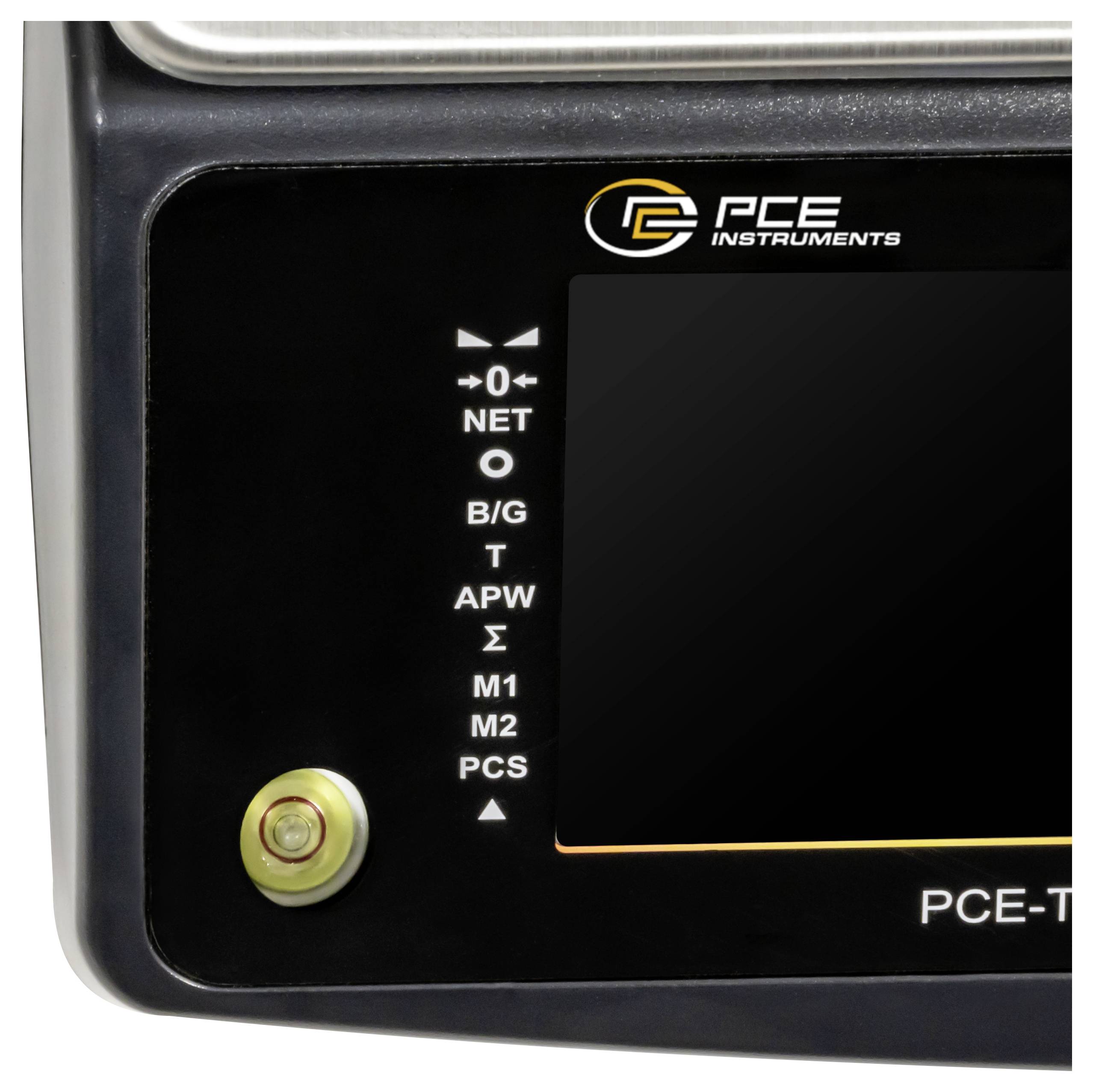 Nahaufnahme van een PCE Instruments-apparaatweergave met een leeg scherm en modusaanduidingen: NET, B/G, T, APW, M1, M2, PCS.