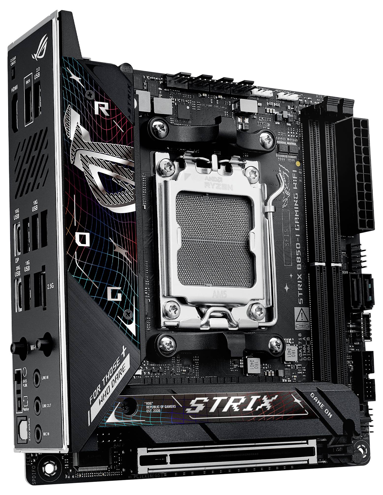 Op de afbeelding staat een ASUS ROG Strix-moederbord. Het beschikt over een LGA-socket, meerdere USB-aansluitingen en uitgebreide koellichamen.