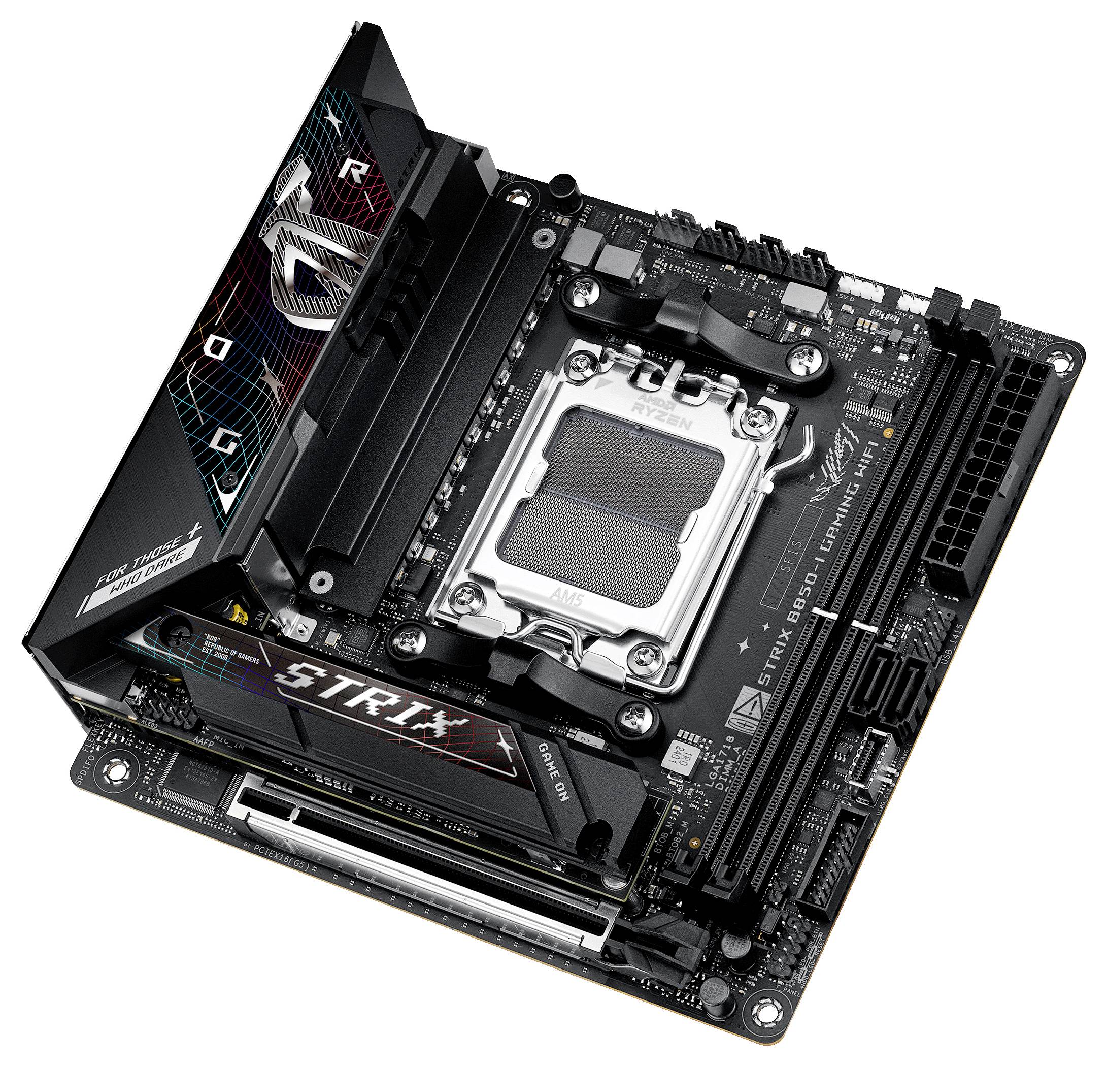 Een computermoederbord met een CPU-socket, PCIe-sleuven en RAM-banken. Het Asus ROG-ontwerp is zichtbaar.