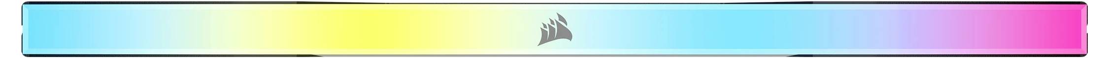 Een horizontaal kleurverloop dat overgaat van geel via blauw naar roze, met een klein, onherkenbaar symbool in het midden.