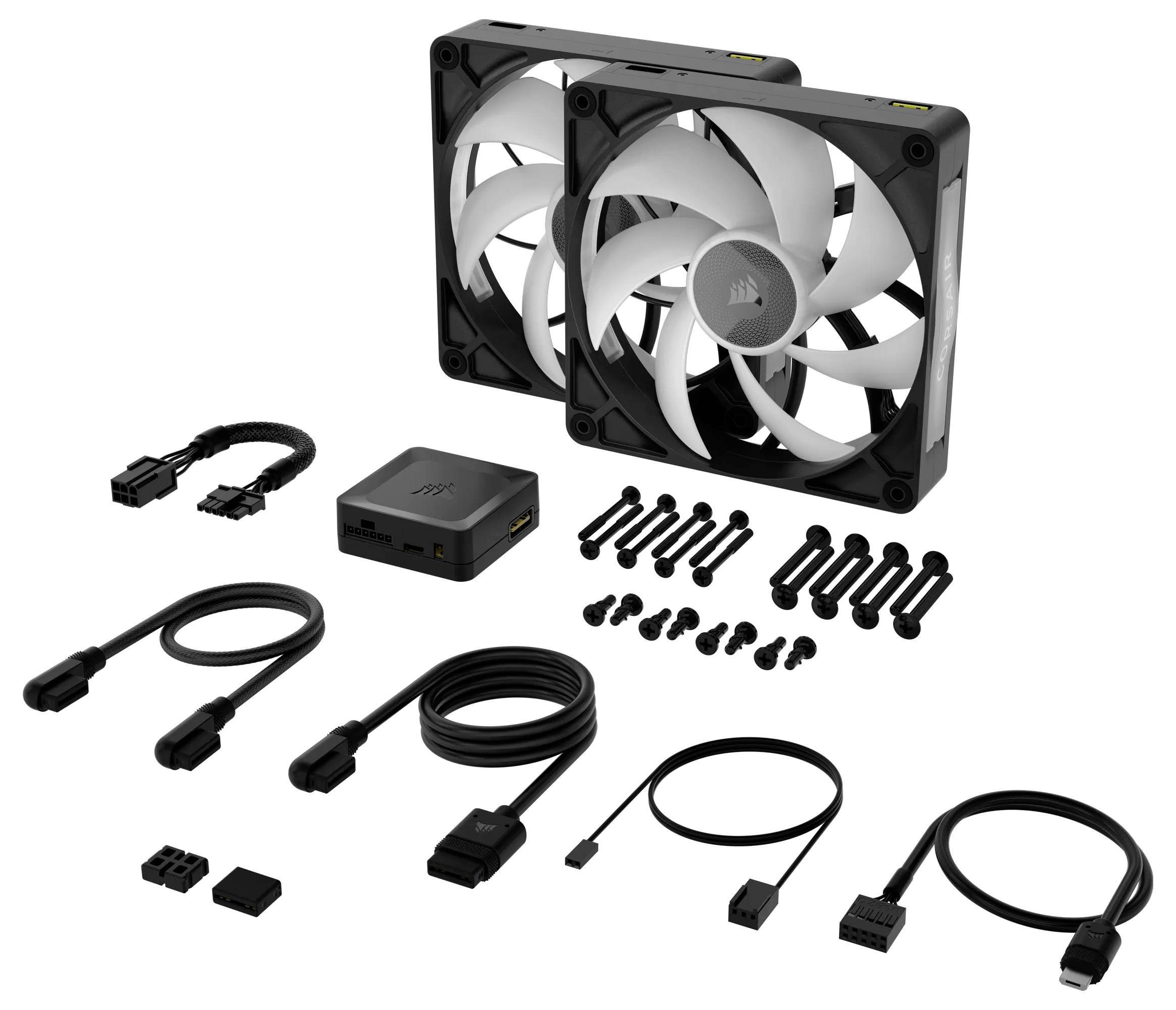 De afbeelding toont een set computerbehuizingsventilatoren met toebehoren, waaronder twee grote ventilatoren, schroeven, kabels en een besturingsmodule.