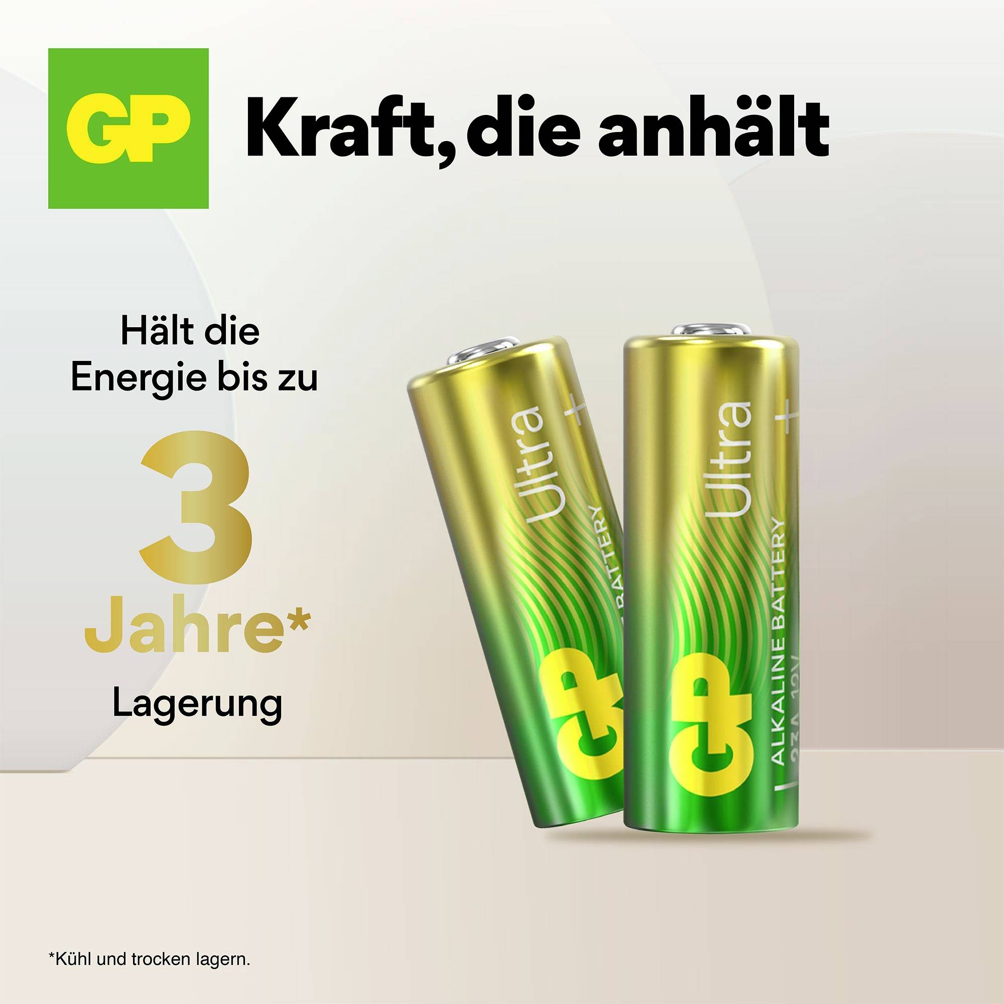 Reclame voor GP Ultra Alkaline-batterijen, die tot wel 3 jaar kunnen worden opgeslagen. Twee batterijen, groene en gele verpakking, met logo linksboven.