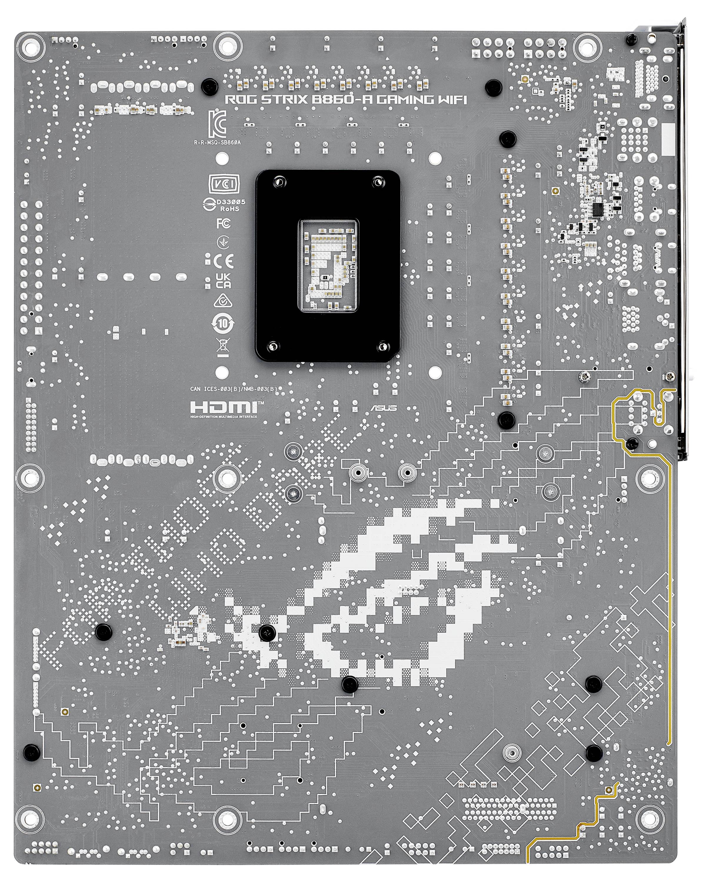 De afbeelding toont de achterkant van een computermoederbord, met elektronische circuits, de CPU-socketzone en labels die modeldetails aangeven.