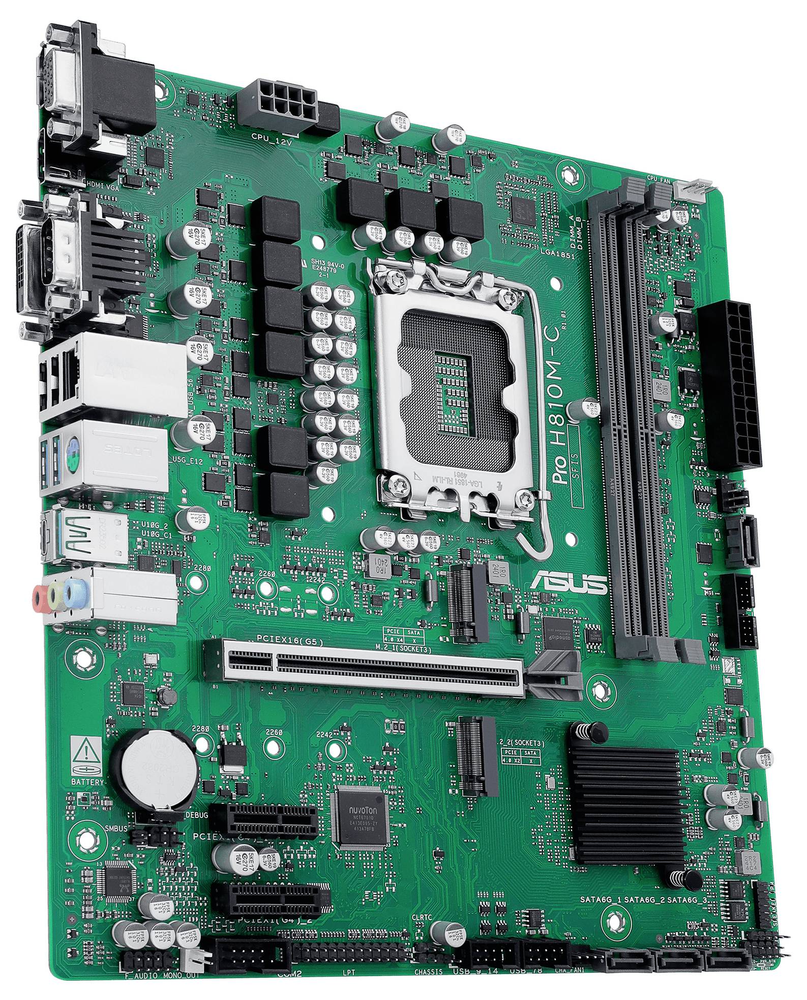 Een groene computermoederbord met verschillende componenten, waaronder een CPU-socket, PCIe-sleuven, RAM-sleuven en meerdere aansluitingen en poorten.