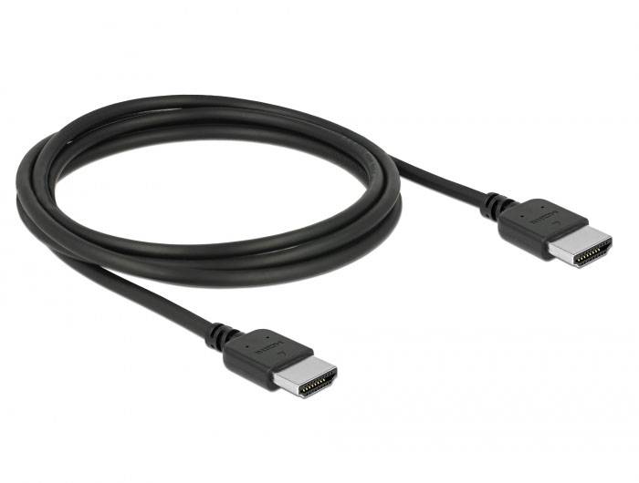 Een zwarte HDMI-kabel met twee aansluitingen, geschikt voor het aansluiten van audio- en videoapparatuur.