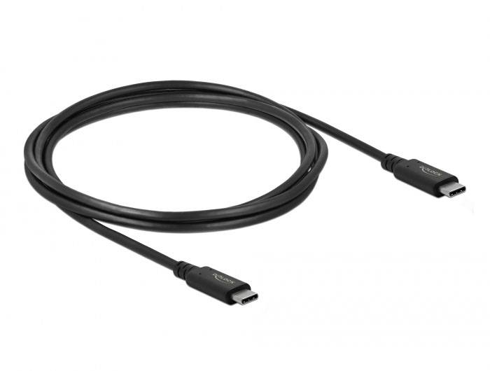 Zwart USB-C-kabel met twee aansluitingen, geschikt voor gegevensoverdracht of het opladen van apparaten.