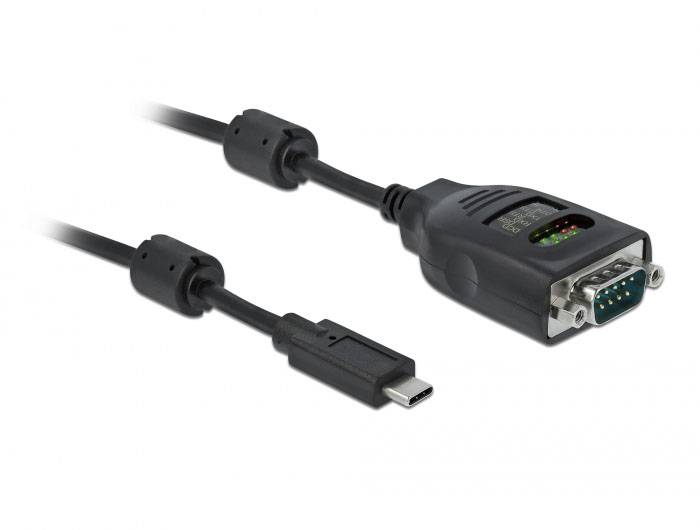 USB-C naar seriële kabeladapter met twee aansluitingen, één USB-C en één 9-pins seriële aansluiting. De adapter is zwart.