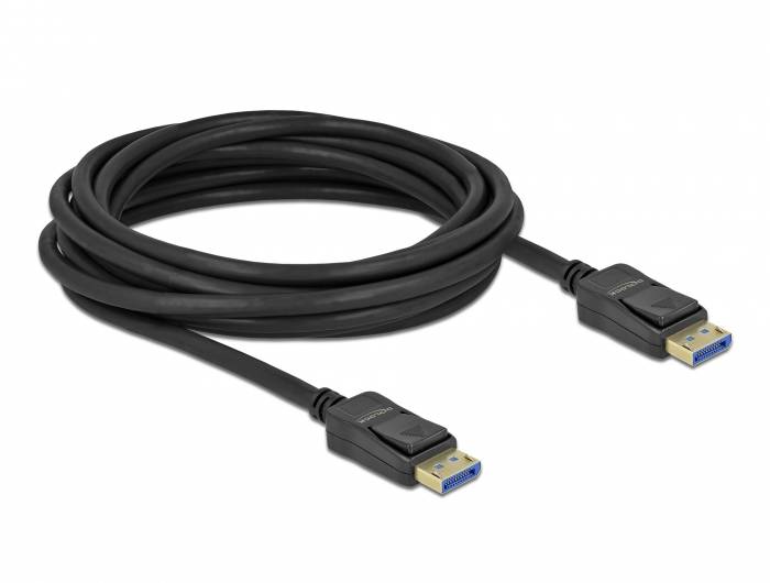 Een zwart USB-kabel met blauwe USB-connectoren aan beide uiteinden, opgerold op een neutrale achtergrond.