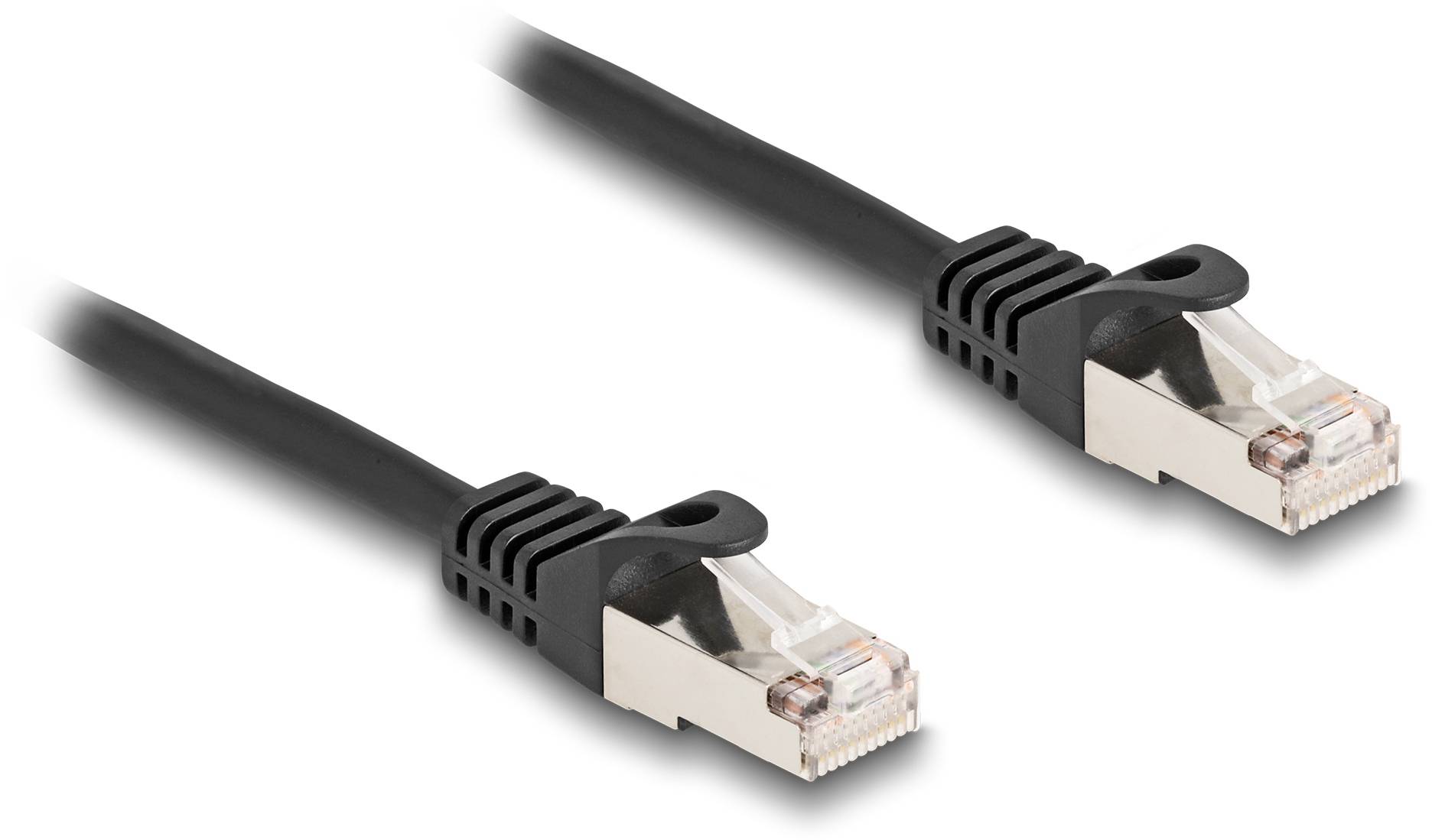 Een zwarte Ethernet-kabel met twee RJ45-connectoren, die wordt gebruikt voor het verbinden van netwerkapparatuur.