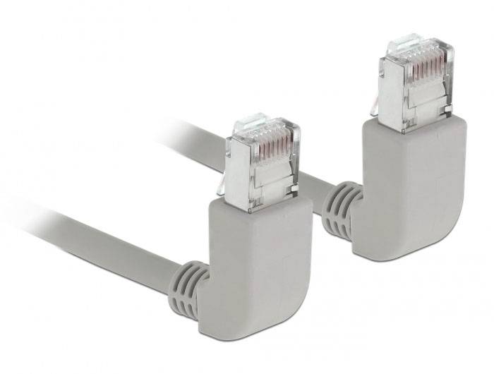 Grijs Ethernet-kabel met twee haakse aansluitingen, ideaal voor nauwe ruimtes en verminderde kabelbelasting.