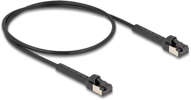 Een zwarte kabel met twee identieke stekkers aan beide uiteinden, geschikt voor gegevensverbindingen.