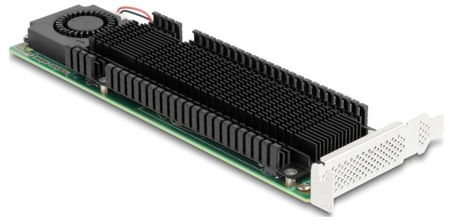 Videokaart met zwarte koelplaat en ventilator, liggend op een witte achtergrond.