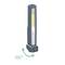'Accu-lamp Scangrip'. Draagbare LED-werklamp in grijs, met een draaibeweging van 180 graden.