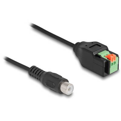 Een zwarte coaxkabel met een mannelijke connector links en een converter met kabelbinders rechts.