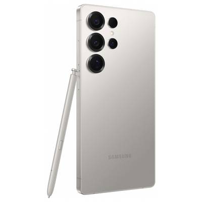 Smartphone met vier camera's aan de achterkant, verticaal uitgelijnd. Ernaast een stylus. Samsung-model in een lichte kleurstelling.
