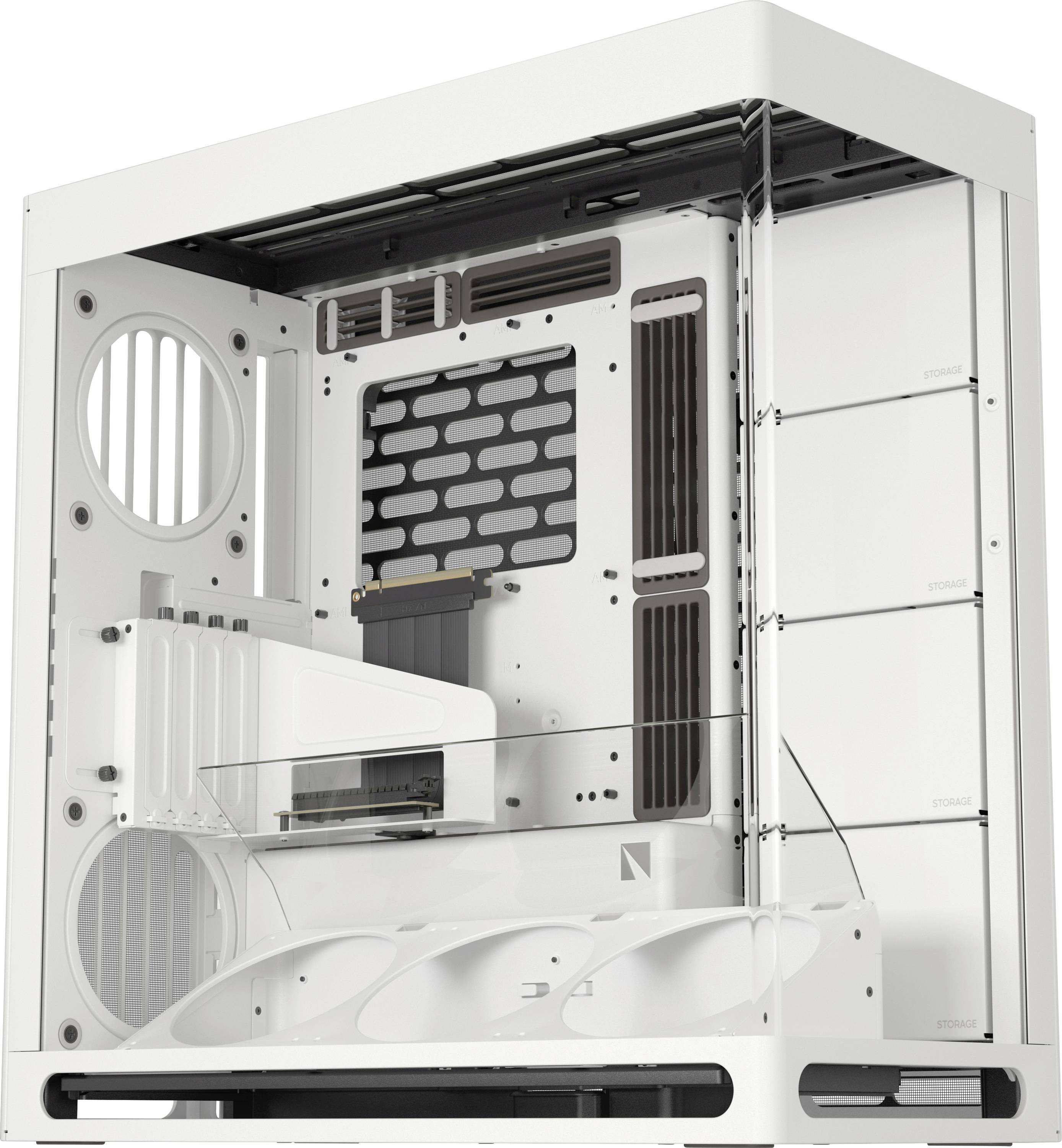 Een wit computerbehuizing met een open zijpaneel, klaar voor de installatie van hardwarecomponenten, met heldere structuren en compartimenten.