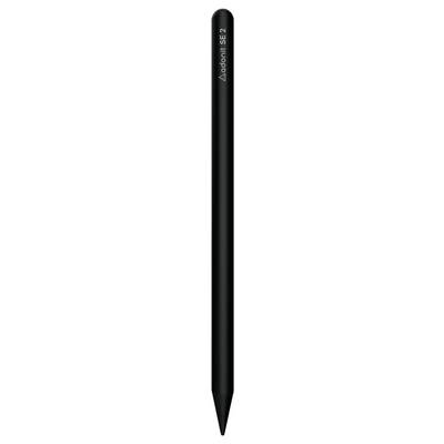 Een zwarte Wacom stylus wordt verticaal getoond, met een ergonomisch ontwerp, geschikt voor nauwkeurig tekenen en digitale kunst.