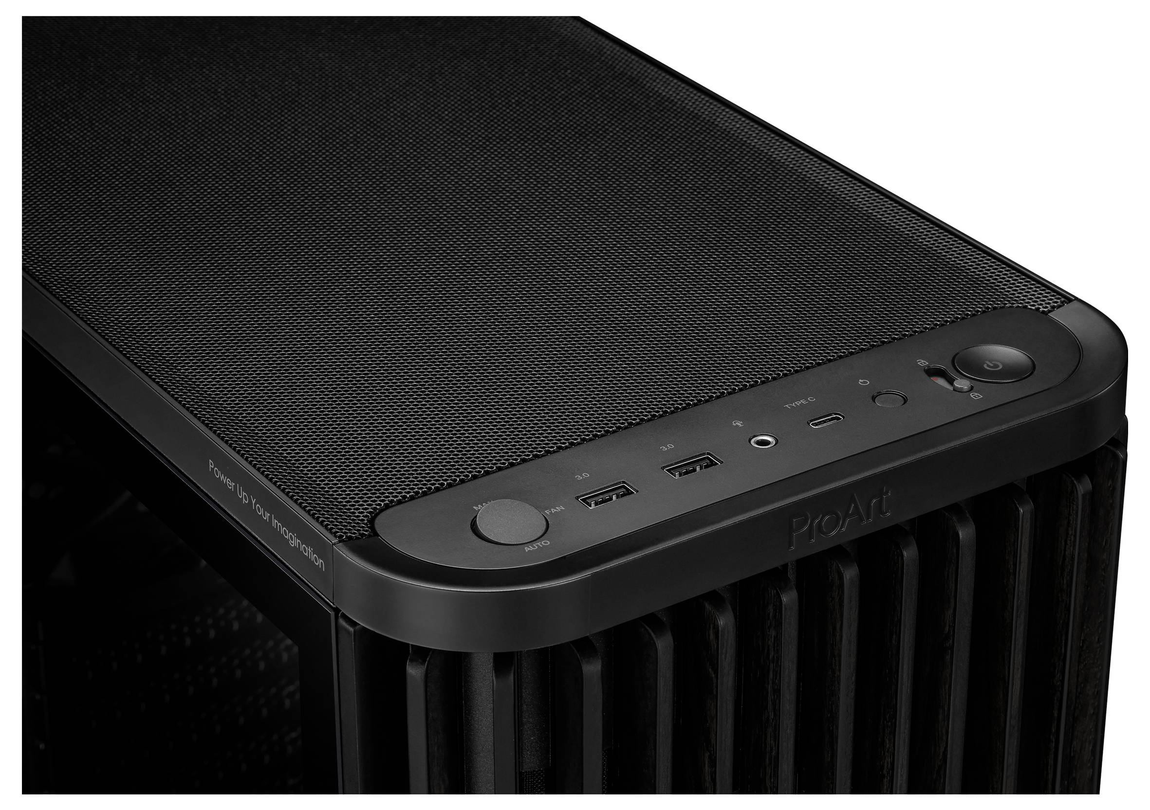 Een zwart computerbehuizing met USB-poorten en een aan-/uitschakelaar aan de bovenkant. Modern design, geschikt voor gaming.